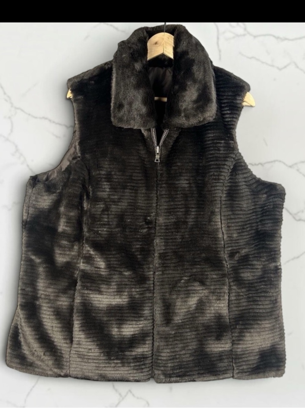 Liz Claiborne Black Textured Faux Fur Vest